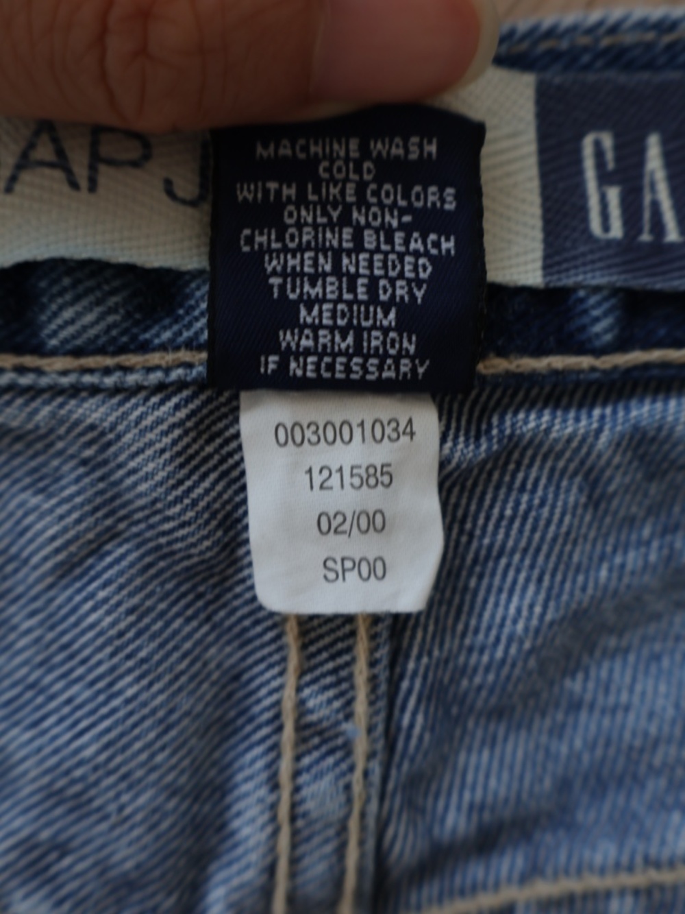 Gap Vintage Y2K Low Rise Denim Jean Shorts Medium Blue Wash Button Fly Size 6 - Picture 8 of 8